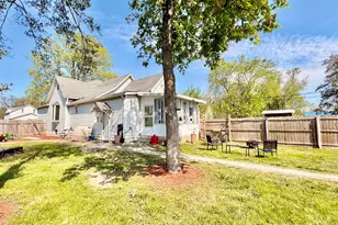 521 S Cherry St, Centralia, IL 62801 - Photo 2