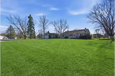 152 Holiday Drive, Somonauk, IL 60552 - Photo 2