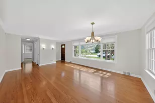 1945 Bosworth Ln, Northfield, IL 60093 - Photo 2