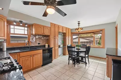 7944 Austin Avenue, Burbank, IL 60459 - Photo 6