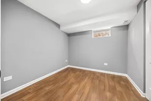 9740 S Prairie Ave, Chicago, IL 60628 - Photo 14