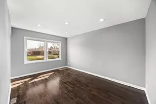 9740 S Prairie Ave, Chicago, IL 60628 - Photo 6