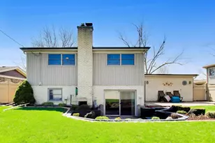 634 W Millers Rd, Des Plaines, IL 60016 - Photo 30