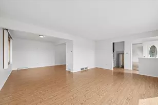 7546 Halesia Ct, Orland Park, IL 60462 - Photo 4