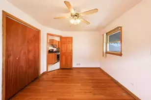 5854 S Mason Ave, Chicago, IL 60638 - Photo 8