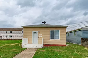 832 E 153 St, Phoenix, IL 60426 - Photo 1