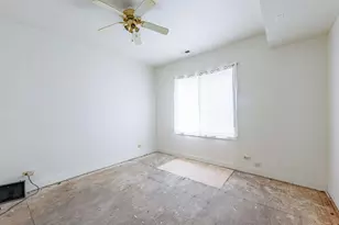 832 E 153 St, Phoenix, IL 60426 - Photo 6