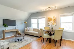 3729 N Clifton Ave, Chicago, IL 60613 - Photo 2