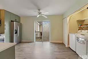 283 W Whispering Oaks Ln, Round Lake, IL 60073 - Photo 8