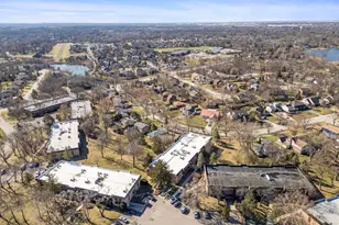 8000 Woodglen Ln, Downers Grove, IL 60516 - Photo 18