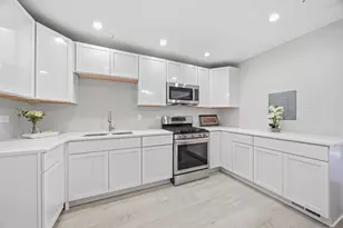 949 Mosby Ct, Joliet, IL 60431 - Photo 6