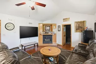 421 Nobes Ave, Lockport, IL 60441 - Photo 4