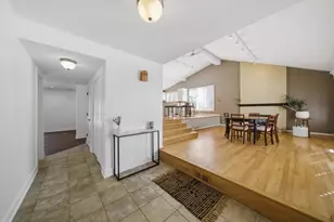 5721 Vial Pkwy, La Grange Highlands, IL 60525 - Photo 4