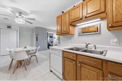 163 Hunt Club Drive #0, Saint Charles, IL 60174 - Photo 4