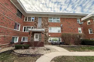 6830 W Lode Dr, Worth, IL 60482 - Photo 2