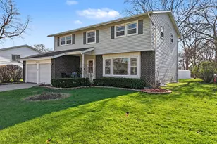 1004 N Greenfield Ln, Mount Prospect, IL 60056 - Photo 2
