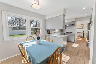 1004 N Greenfield Ln, Mount Prospect, IL 60056 - Photo 14