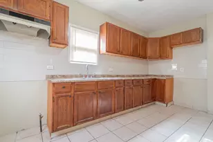 13223 S Buffalo Ave, Chicago, IL 60633 - Photo 4