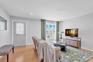 1560 Sheffield Dr, Elgin, IL 60123 - Photo 6