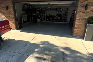 8100 Lorel Ave, Burbank, IL 60459 - Photo 4