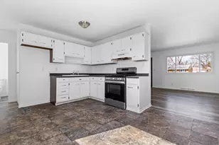 2815 Green Dale Dr, Rockford, IL 61109 - Photo 10