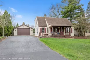 221 69th St, Darien, IL 60561 - Photo 2