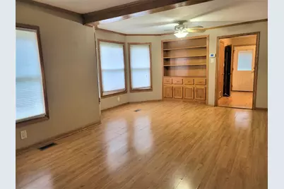 52 N Glenwood Avenue, Glenwood, IL 60425 - Photo 4