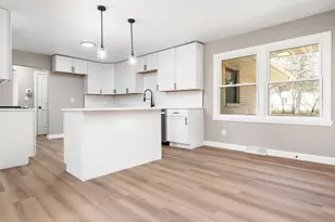 3618 Belvoir Dr, Rockford, IL 61107 - Photo 10