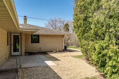 3618 Belvoir Drive, Rockford, IL 61107 - Photo 44