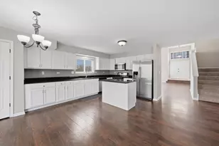 2824 Whitehall Ln, Naperville, IL 60564 - Photo 8