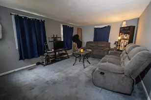 377 Florida Ave, Aurora, IL 60506 - Photo 4