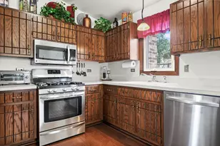 12820 S Blossom Dr, Alsip, IL 60803 - Photo 10