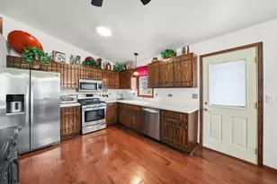 12820 S Blossom Dr, Alsip, IL 60803 - Photo 8