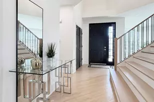 2370 Legends Ct, Riverwoods, IL 60015 - Photo 4