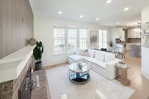 2370 Legends Ct, Riverwoods, IL 60015 - Photo 8