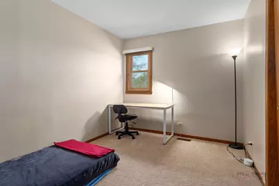 2326 W Weathersfield Way, Schaumburg, IL 60193 - Photo 18