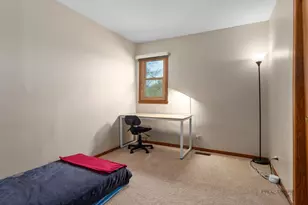 2326 W Weathersfield Way, Schaumburg, IL 60193 - Photo 18