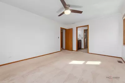 2326 W Weathersfield Way, Schaumburg, IL 60193 - Photo 16