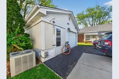 18704 Highland Avenue, Homewood, IL 60430 - Photo 2