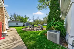 18704 Highland Ave, Homewood, IL 60430 - Photo 4