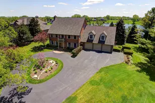 2916 N Bayview Ln, McHenry, IL 60051 - Photo 2