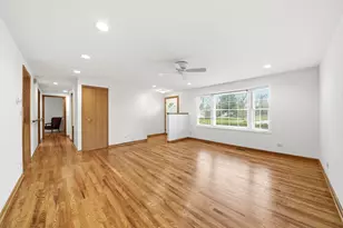 133 Lela Ln, Schaumburg, IL 60193 - Photo 2