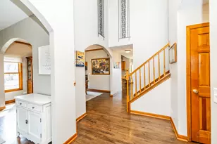 203 Cambridge Ct, Oswego, IL 60543 - Photo 2