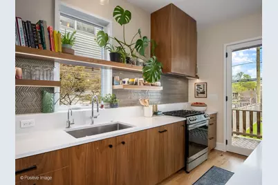 2517 N Bernard Street, Chicago, IL 60647 - Photo 6