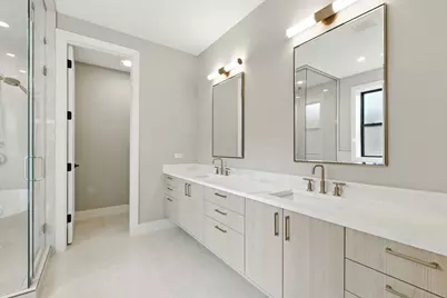 1443 W Roscoe Street #1, Chicago, IL 60657 - Photo 8
