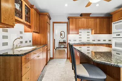 111 N Wilshire Lane, Arlington Heights, IL 60004 - Photo 10