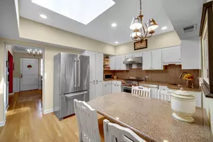 403 W Shabonee Trail, Mount Prospect, IL 60056 - Photo 8