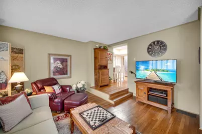 403 W Shabonee Trail, Mount Prospect, IL 60056 - Photo 12