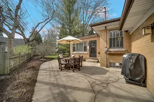 403 W Shabonee Trail, Mount Prospect, IL 60056 - Photo 24