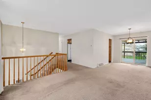8110 Norwood Ct, Woodridge, IL 60517 - Photo 4